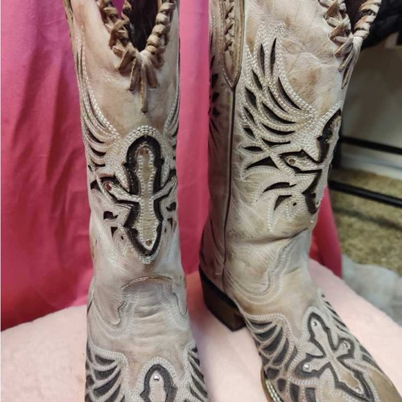 J.B. Dillon detailed hearts ❤️and wings Boots excellent! Worn 1x for wedding ! - Picture 3 of 4